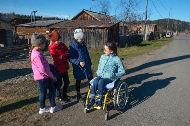Маленькое пятнышно на пояснице у девочки из Красноярского края довело ее до инвалидной коляски