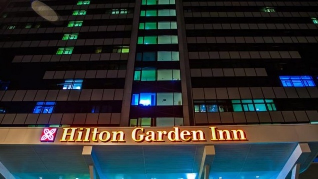 В красноярском отеле Hilton из-за задымления эвакуировали 100 человек