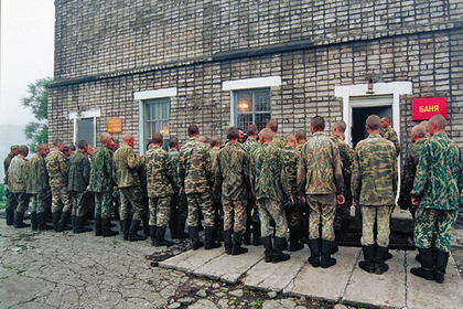 Дедовщину в российской армии объяснили