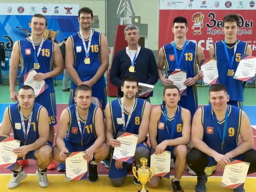 Ачинские баскетболисты стали чемпионами Красноярского края