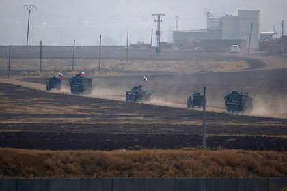 Российский патруль забросали камнями в Сирии