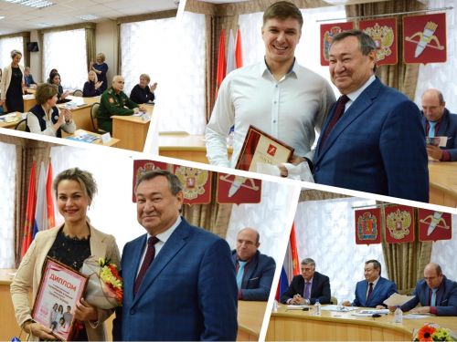 Глава города вручил награды и благодарственные письма ачинским баскетболистам и «СУПЕРМАМЕ»