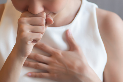 Женщина кашлянула и сломала десять ребер