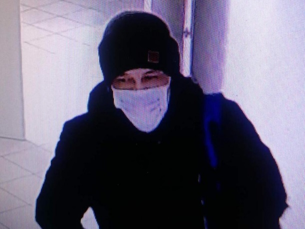 Полиция показала видео кражи 6 килограммов золота из красноярского офиса. На нём видно лицо подозреваемого