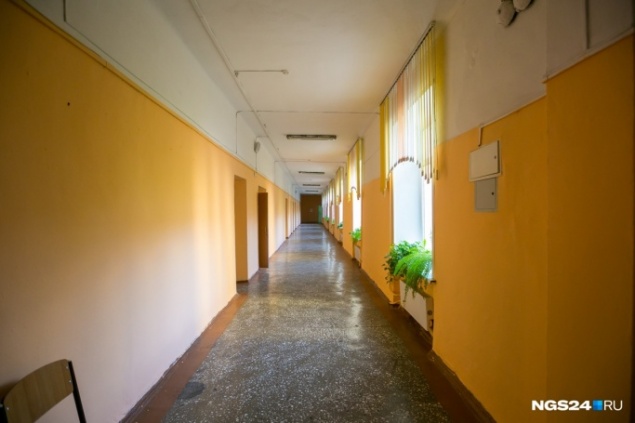 Родители просят наркологов проверить детей на употребление снюса. Медики рассказали, чем он опасен