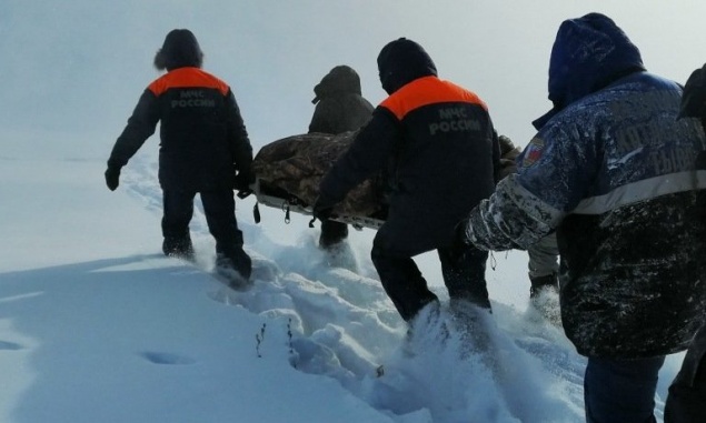 Спасатели вынесли из тувинской тайги сборщика дикоросов с обмороженными ногами