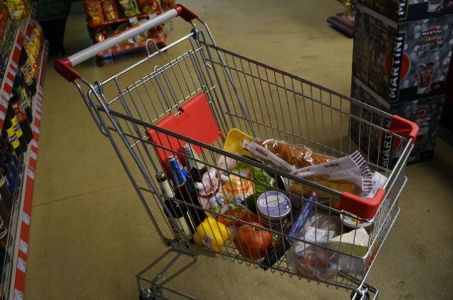 Красноярцам назвали цену скромного новогоднего стола