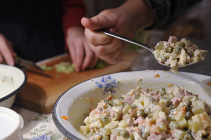 Названы пять самых вредных продуктов новогоднего стола