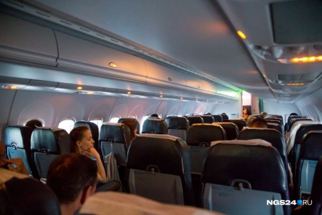 Вылетевший из Иркутска в Красноярск самолет вернулся обратно из-за трещины в стекле