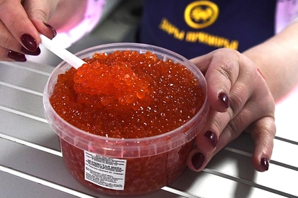 Россиянам дали советы по выбору красной икры