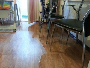 Квартиру норильчанина несколько раз затопило канализацией. Отсудил почти 100 тысяч на ремонт