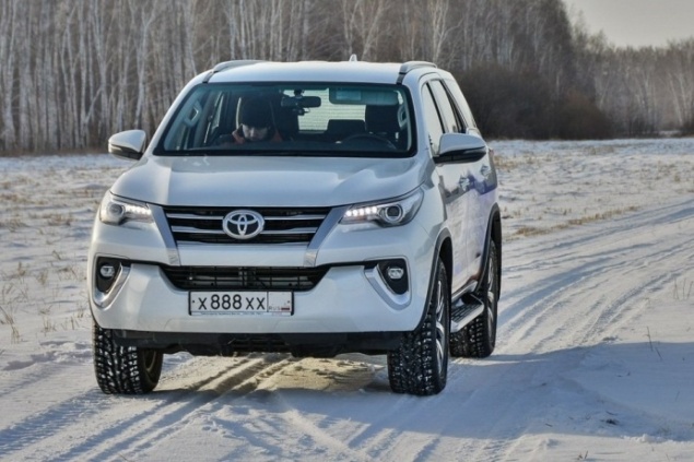 «Блатные» номера выставили на продажу: власти утвердили порядок выдачи красивых регзнаков