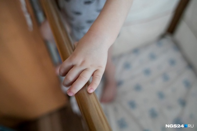 Мужчина застал в запертой квартире своего убитого ребенка и его мертвую мать