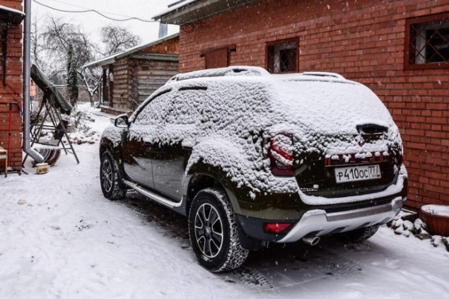 Зачем опытные водители стоят с открытыми окнами зимой