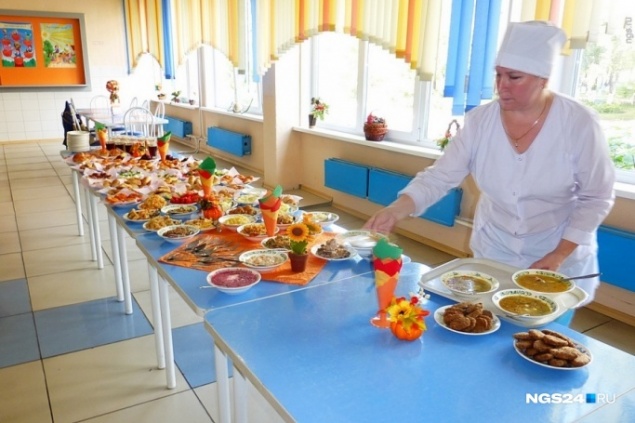 Красноярские школы начали готовить к бесплатным обедам для учеников начальных классов