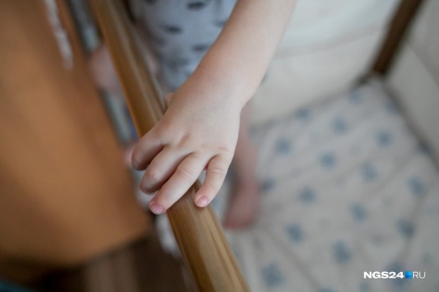 На младенца упал баллон с гелием. Девочка боролась за жизнь 5 лет, но умерла в больнице