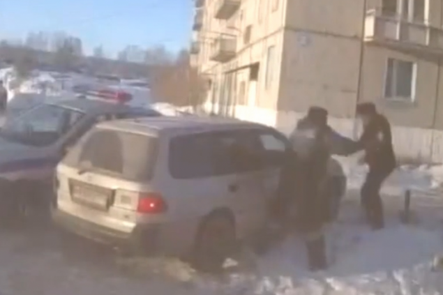 В Ачинске полицейские устроили погоню за пьяным водителем. Им даже пришлось стрелять!