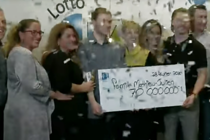 Сотрудник магазина купил на работе лотерейный билет и сорвал рекордный джекпот