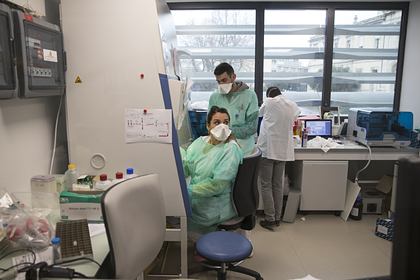 Французский депутат попал в больницу с коронавирусом