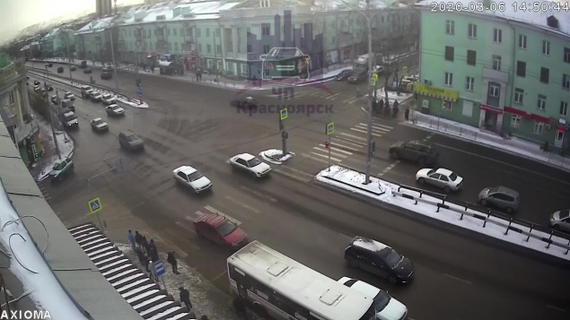 Сбившего красноярскую школьницу маршрутчика отпустили на свободу