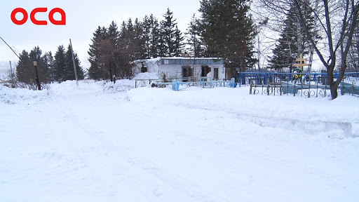 В Ачинске похоронная процессия не смогла попасть на кладбище из-за сугробов