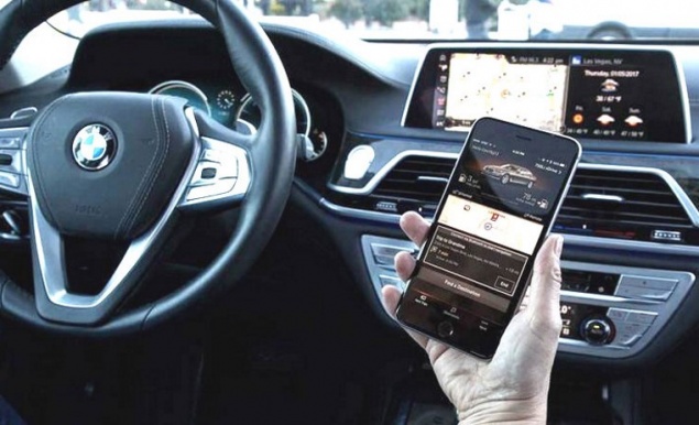 Россиян отучат говорить по телефону за рулем. Это просто