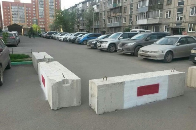 После заявления губернатора об ограничении выезда власти Красноярска закупают бетонные блоки