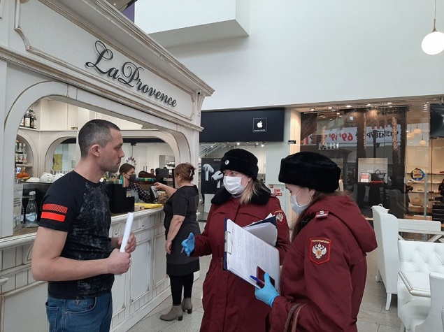 Еще 1,5 тысячи жителей Красноярского края взяли на контроль из-за коронавируса. Роспотреб вышел на рейды