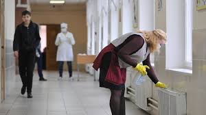 Роспотребнадзор предложил новый режим работы школ из-за сохранения угрозы распространения коронавируса