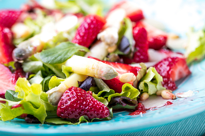 Названа главная причина набора веса во время самоизоляции