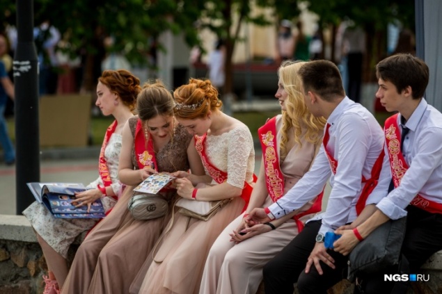 Минпросвещения решило, какого числа пройдут школьные выпускные