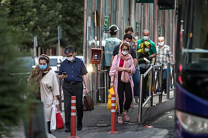 Президент Ирана предрек заражение почти половины населения страны