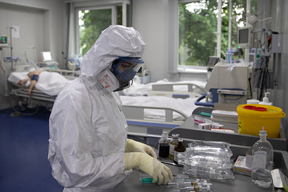 Вирусолог назвал сроки начала второй волны коронавируса в России