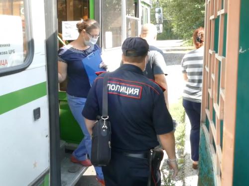 Специалисты мэрии и полиции проверили, как ачинцы соблюдают масочных режим в общественных местах и транспорте