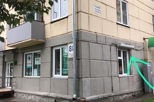 Неизвестные за 25 секунд вынесли сейф из страховой компании