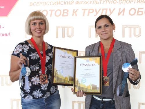 Две ачинские спортсменки стали лидерами соревнований «Летнее троеборье ГТО»