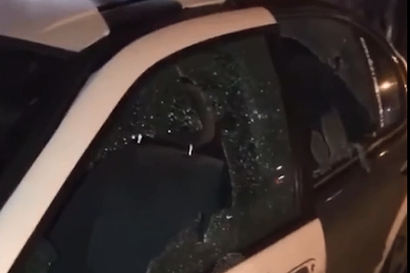 На Новосибирской обстреляли несколько машин: двое из владельцев работают в службах доставки еды