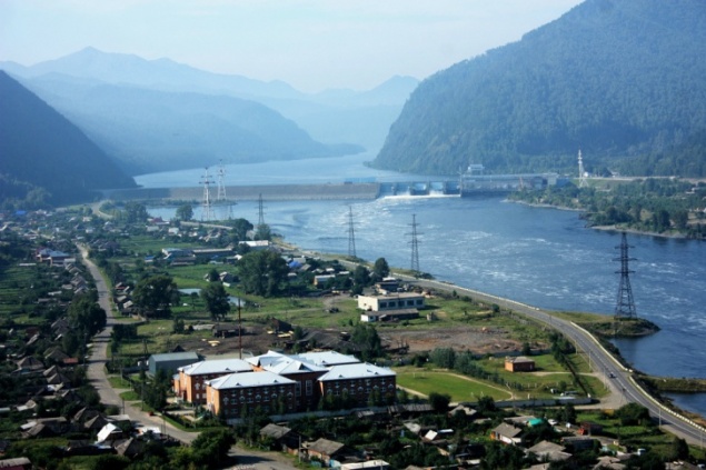 На дне Енисея нашли машину с мужчиной и женщиной