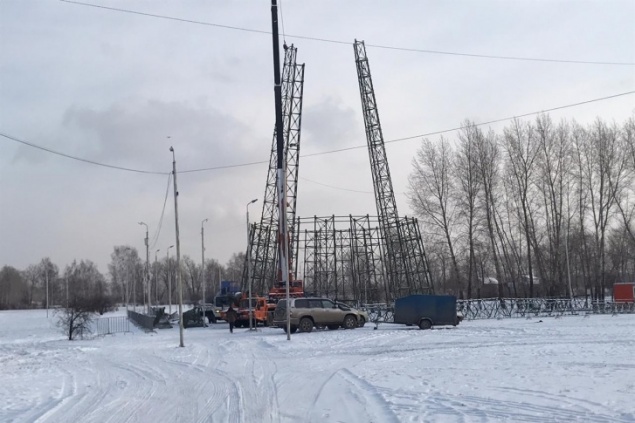 В Татышев-парке начали собирать главную городскую елку