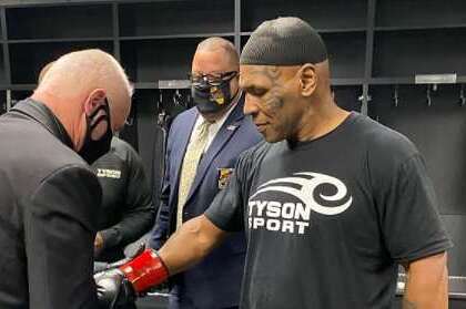 Бой Майка Тайсона и Роя Джонса завершился вничью