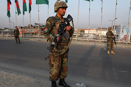 Автомобиль российского посольства подорвался на взрывном устройстве в Кабуле