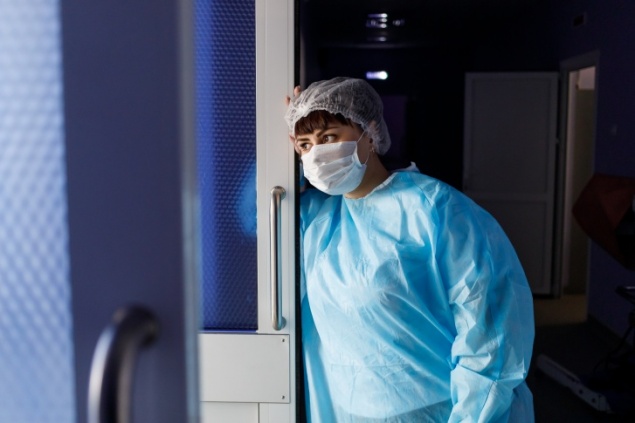 Красноярский край покинул первую десятку регионов страны по числу новых случаев COVID-19: за сутки заразились 335 человек и 20 умерли