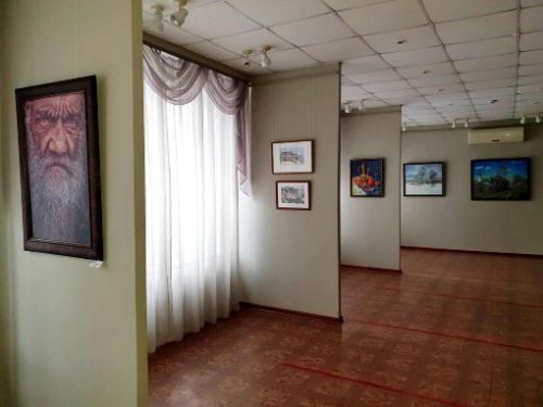 Ачинские педагоги-художники заняли первые места в краевой выставке «Время творчества»