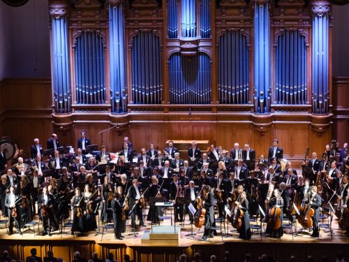 Виртуальный концертный зал приглашает любителей классической музыки послушать увертюры к знаменитым русским операм