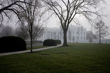 В США решили первыми привить от COVID-19 высокопоставленных чиновников