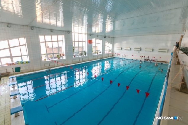 Ребенок отравился парами хлора в бассейне