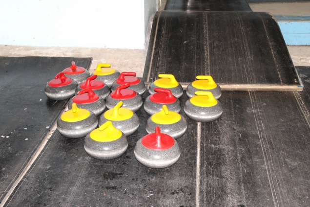 В спорткомплекс «Олимп» появилось специализированное место для занятия кёрлингом