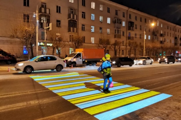 «Отличная находка для вороватых мэров»: урбанист Варламов раскритиковал проекционный переход в Красноярске