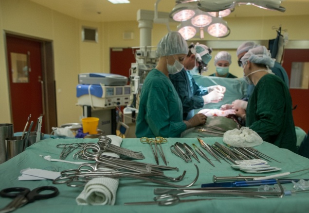 «Я впервые видел сердце, так нашпигованное опухолями»: кардиохирурги спасли младенца из Хакасии