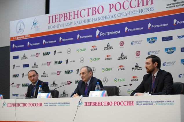 В Красноярске подвели итоги первого соревновательного дня первенства России по фигурному катанию на коньках среди юниоров